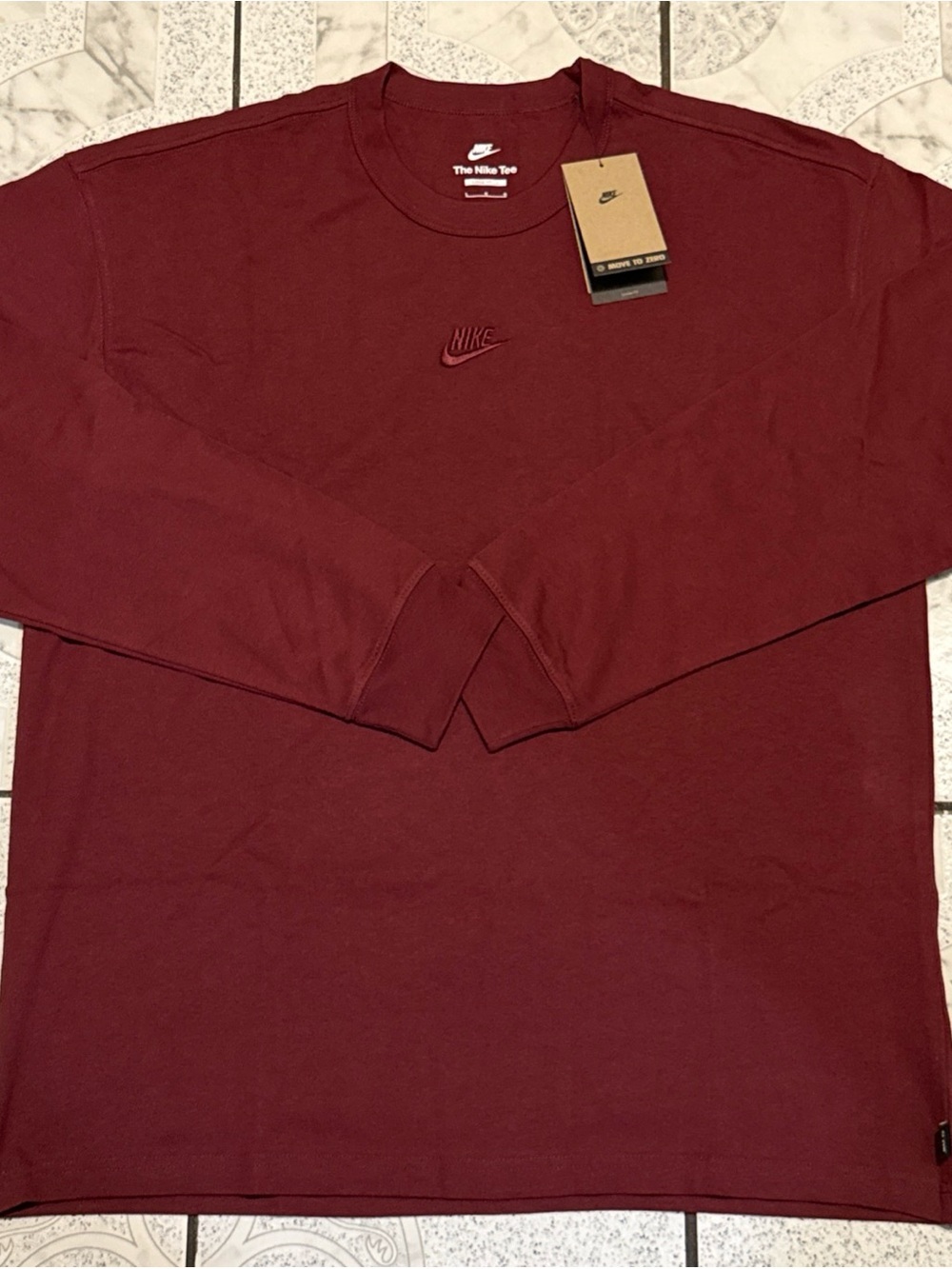 New Nike Sportswear Premium Essentials LS T-Shirt Men’s Size Large DO7390-619